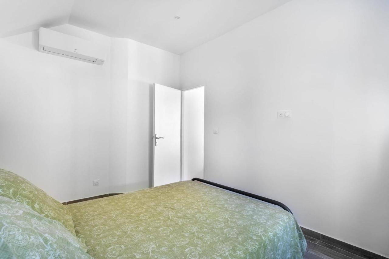 Luxurious 1 Bedroom, Ac, Terrace, Close Beaches - Dodo Et Tartine Carqueiranne Exteriör bild