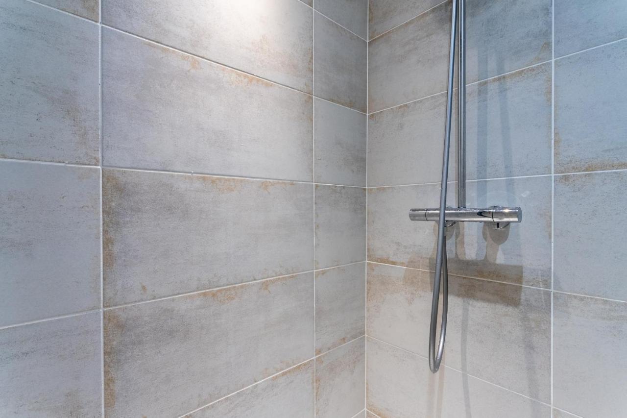Luxurious 1 Bedroom, Ac, Terrace, Close Beaches - Dodo Et Tartine Carqueiranne Exteriör bild